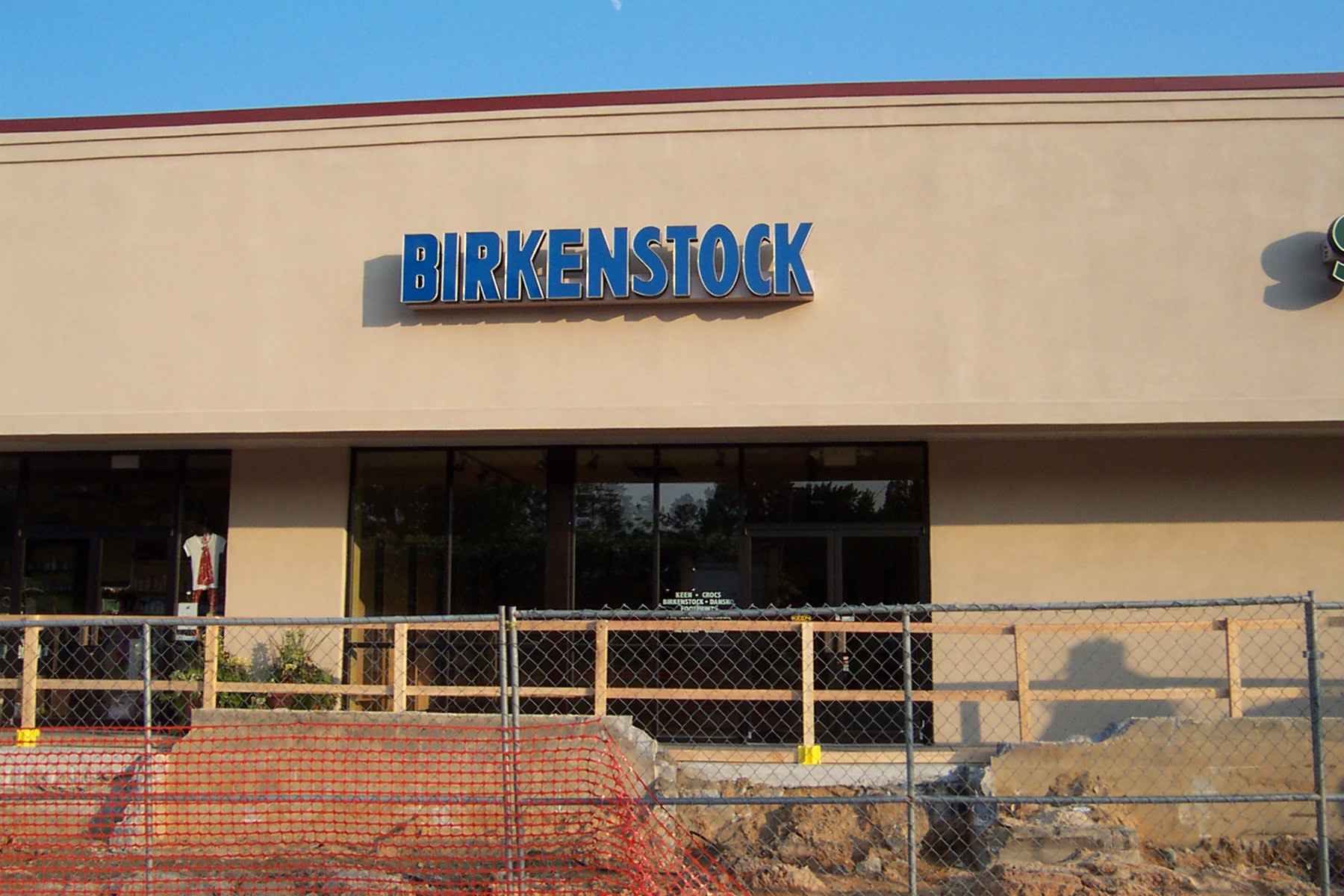Birkenstock Store, Trenholm Plaza: July 2008 at Columbia Closings