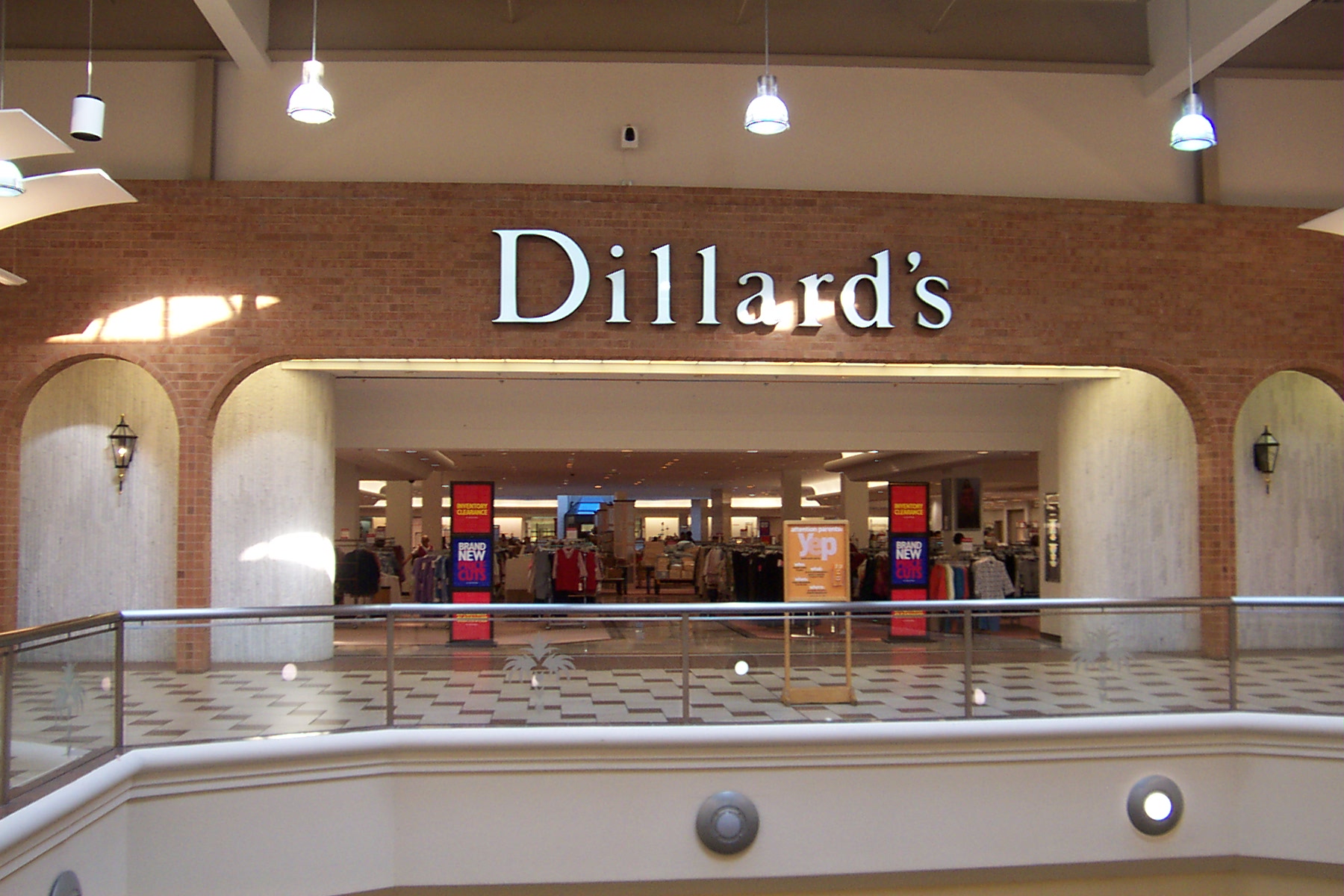 dillards outlet